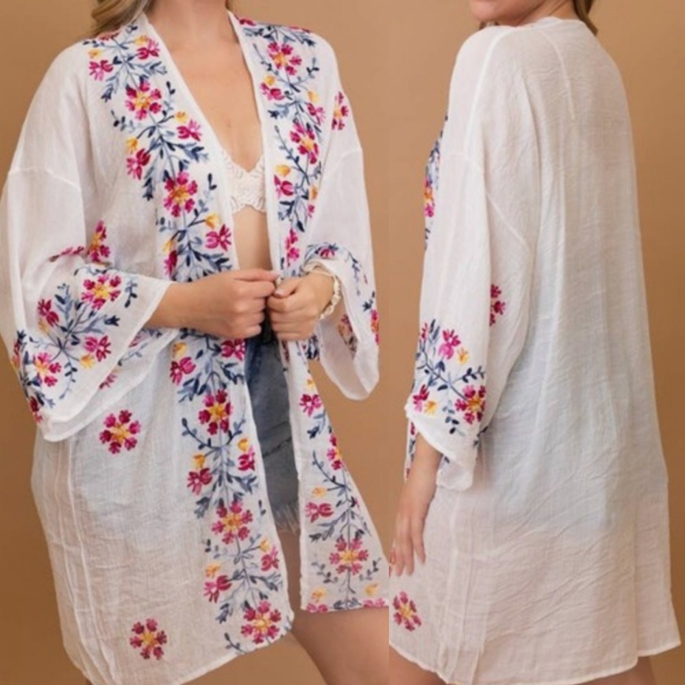 Anthropologie Kindred Embroidered Floral Kimono 1X White Festival Lightweight‎